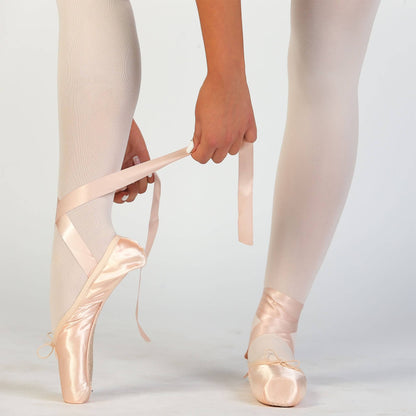 POINTE SHOES